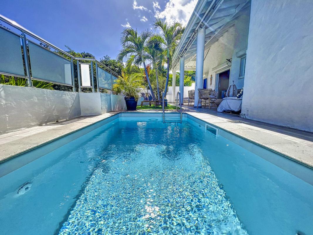 Villa 6 personnes à Baie Orientale-piscine-36